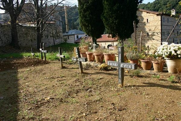 2859 - Μοναστηριακό κοιμητήριο - οστεοφυλάκιο - Φωτογραφία 2