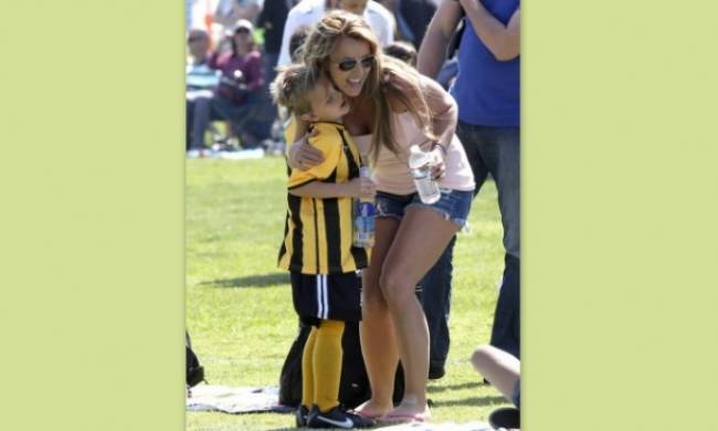 Britney Spears: Περήφανη μαμά για τον ποδοσφαιριστή γιο της – Παρών και ο πρώην σύζυγός της - Φωτογραφία 1