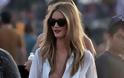 Πόζες της Rosie Huntington-Whiteley που αναστατώνουν - Φωτογραφία 16