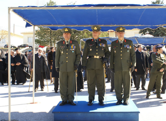 Καστοριά: Παρέλαβε ο νέος Διοικητής Ταξίαρχος Γρηγόριος Γρηγοριάδης της 15ης Ταξιαρχίας (φωτορεπορτάζ) - Φωτογραφία 23