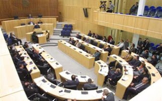 ΚΥΠΡΟΣ: Πέρασαν ομόφωνα τα δύο νομοσχέδια στην Κύπρο - Φωτογραφία 1
