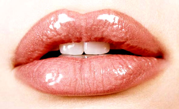 Tips για σαρκώδη χείλη - Φωτογραφία 1
