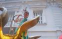 Πατρινό Kαρναβάλι 2013: Τραυματίστηκε η βασίλισσα ενώ ανέβαινε στο άρμα! - Δείτε φωτο - Φωτογραφία 4