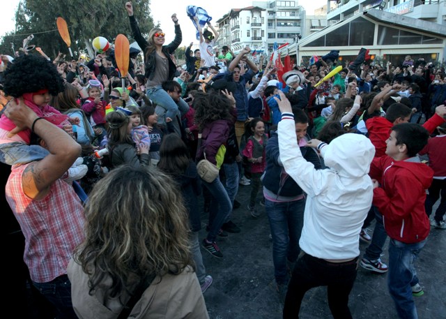 Πάνω από 10.000 Ηρακλειώτες χόρεψαν το δικό τους Harlem Shake που πάει για ρεκόρ! - Φωτογραφία 2