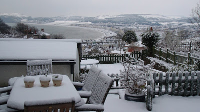 Φωτορεπορτάζ από τον χιονιά στην Βρετανία! - Φωτογραφία 3