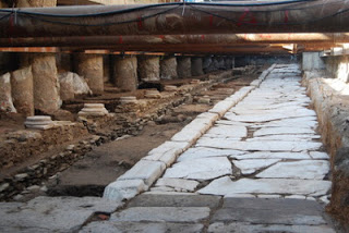 Στη Θεσσαλονίκη Βυζαντινολόγοι από την Αθήνα - Ζητούν να παραμείνουν τα αρχαία στο σταθμό Βενιζέλου - Φωτογραφία 1
