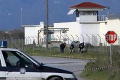 Aυτοί είναι οι οκτώ δραπέτες των φυλακών Τρικάλων που αναζητά η αστυνομία - Δείτε φωτο