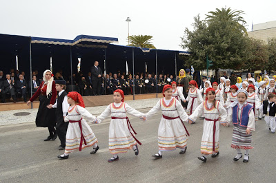 Πάτρα: Δείτε φωτό από την δοξoλογία και την παρέλαση - Φωτογραφία 10