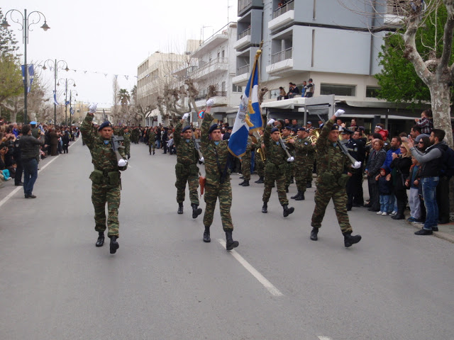 Φωτό και βίνεο από την παρέλαση των στρατιωτικών τμημάτων στην Κω - Φωτογραφία 18