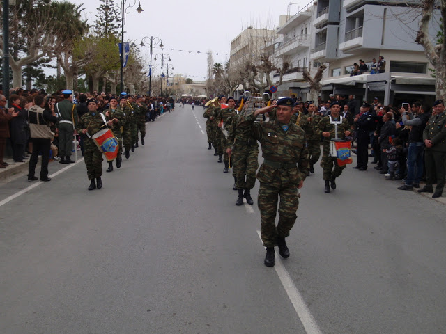 Φωτό και βίνεο από την παρέλαση των στρατιωτικών τμημάτων στην Κω - Φωτογραφία 20