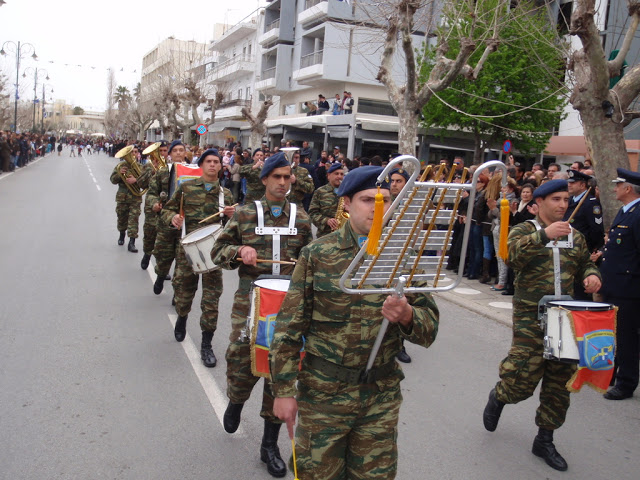 Φωτό και βίνεο από την παρέλαση των στρατιωτικών τμημάτων στην Κω - Φωτογραφία 22