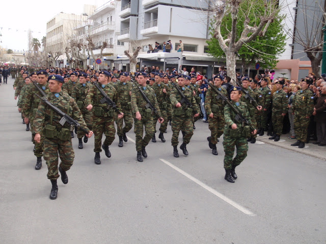 Φωτό και βίνεο από την παρέλαση των στρατιωτικών τμημάτων στην Κω - Φωτογραφία 7