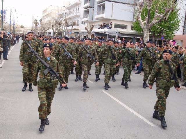 Φωτό και βίνεο από την παρέλαση των στρατιωτικών τμημάτων στην Κω - Φωτογραφία 9