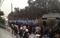 Συμβαίνει τώρα: 800 άτομα της Χρυσής Αυγής έξω από το Mega Channel - Φωτογραφία 2
