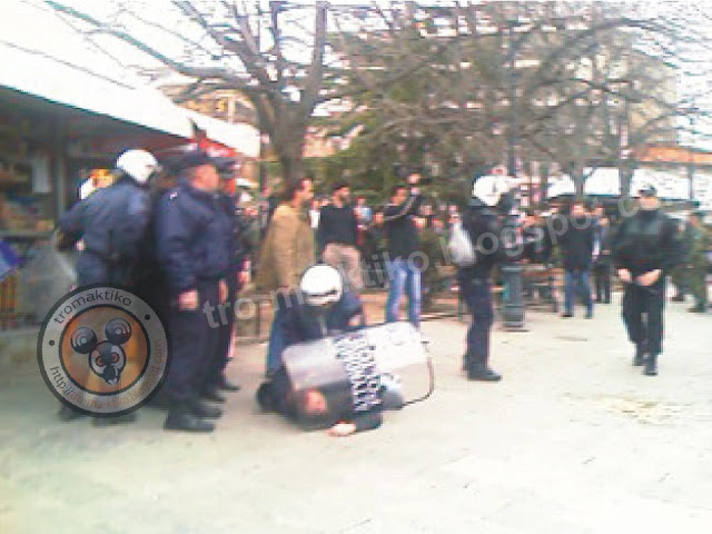 Φωτογραφίες από αναγνώστη για σοβαρό επεισόδιο σήμερα στην παρέλαση της Κοζάνης - Φωτογραφία 7