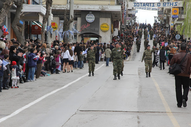 Ο Εορτασμός της 25ης Μαρτίου στην Θήβα-Η συμμετοχή των Ενόπλων Δυνάμεων - Φωτογραφία 3
