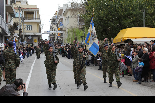 Ο Εορτασμός της 25ης Μαρτίου στην Θήβα-Η συμμετοχή των Ενόπλων Δυνάμεων - Φωτογραφία 4