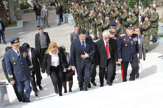 Ο Εορτασμός της 25ης Μαρτίου στην Θήβα-Η συμμετοχή των Ενόπλων Δυνάμεων - Φωτογραφία 5