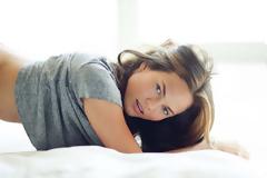 Η Chrissy Teigen είναι (επιτέλους!) μόνη στο σπίτι (VIDEO)