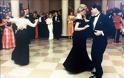 Συγκλονιστικές φωτογραφίες της πριγκίπισσας Νταϊάνα να χορεύει με τον Τραβόλτα - Φωτογραφία 2