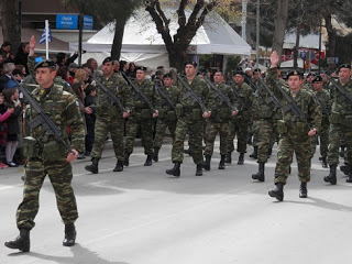 Με λαμπρότητα η παρέλαση στην Αλεξανδρούπολη και πολύ… αστυνομία! - Φωτογραφία 13