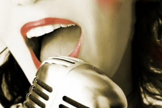 Γνωστή τραγουδίστρια εμπλέκεται στη μεγάλη απάτη με επιδότηση τoυ ΕΣΠΑ – Πλαστά πτυχία και από το Πανεπιστήμιο της Πάτρας - Φωτογραφία 1