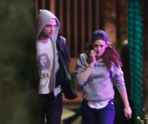 Kristen Stewart- Robert Pattinson: Η βραδινή έξοδος του ζευγαριού που έδωσε τέλος στις φήμες - Φωτογραφία 11