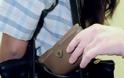 Πάτρα: Πήγαν να κλέψουν πορτοφόλι με τo... μωρό στην αγκαλιά