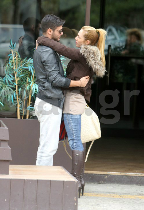 Ντορέττα Παπαδημητρίου: Σε τρυφερά ενσταντανέ στη Γλυφάδα με κούκλο μελαχρινό! - Φωτογραφία 3