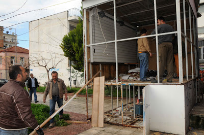 Πάτρα: Kατεδαφίστηκε εγκαταλειμμένο αυθαίρετο που αποτελούσε εστία μόλυνσης - Φωτογραφία 2