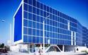 Σχολείο με τεράστιο «ηλιακό τοίχο» παρέχει ενέργεια και σκίαση