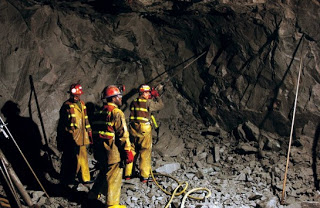 Παγιδεύτηκαν κάτω από τη γη 83 εργάτες ορυχείου - Φωτογραφία 1
