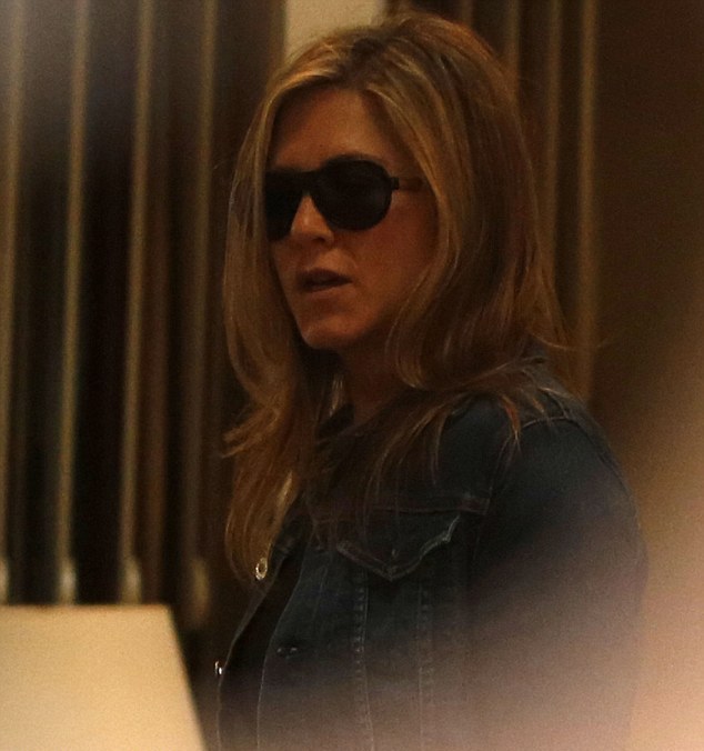 Εξοπλίζουν τη «φωλίτσα» τους Jennifer Aniston-Justin Theroux-Για αγορές σε κατάστημα επίπλων - Φωτογραφία 5