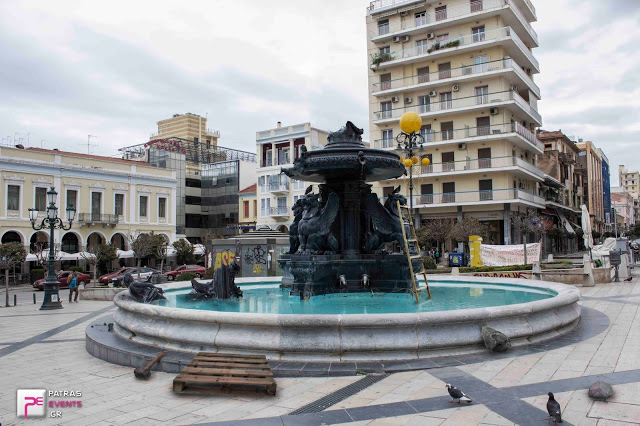 Πάτρα: Aσυνείδητοι κατέστρεψαν το Συντριβάνι της πλατείας Γεωργίου - Φωτογραφία 3