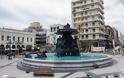 Πάτρα: Aσυνείδητοι κατέστρεψαν το Συντριβάνι της πλατείας Γεωργίου
