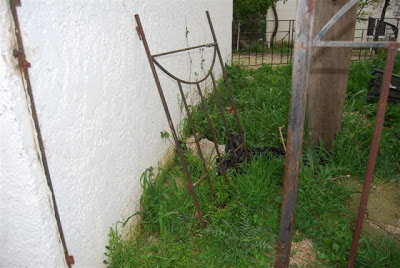 Καταστροφές και βανδαλισμοί στην Πλατεία Βάρνακα - Φωτογραφία 2