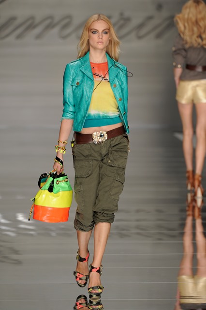 Fashion trend: Η τσάντα πουγκί - Φωτογραφία 10