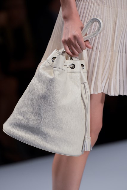 Fashion trend: Η τσάντα πουγκί - Φωτογραφία 6