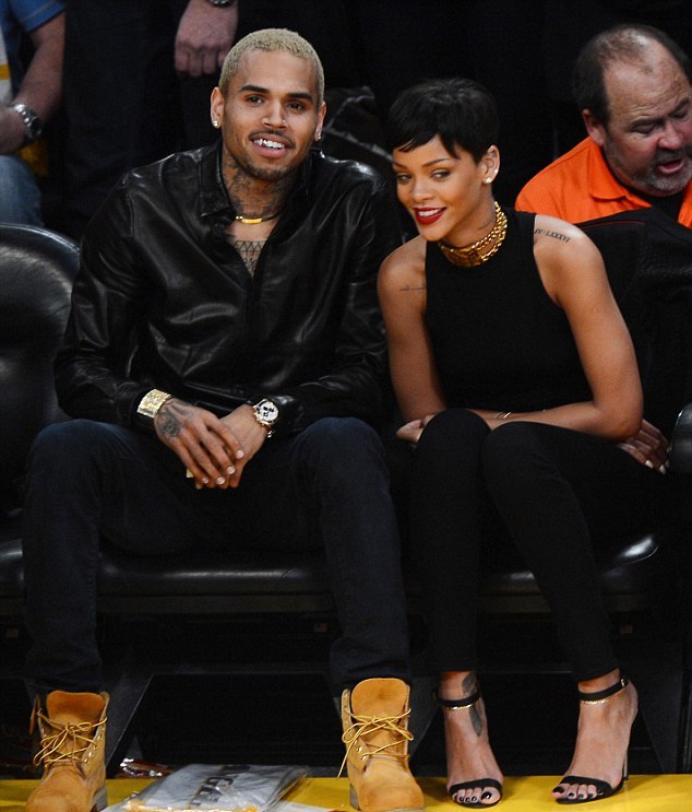 ΕΛΕΟΣ: Χώρισαν ΞΑΝΑ Rihanna και Chris Brown! Το αποκάλυψε ο ράπερ! - Φωτογραφία 2