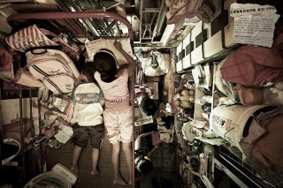 Σοκαριστικές φωτογραφίες από τα 3,7 τ.μ. διαμερίσματα του Χονγκ Κογκ - Φωτογραφία 1