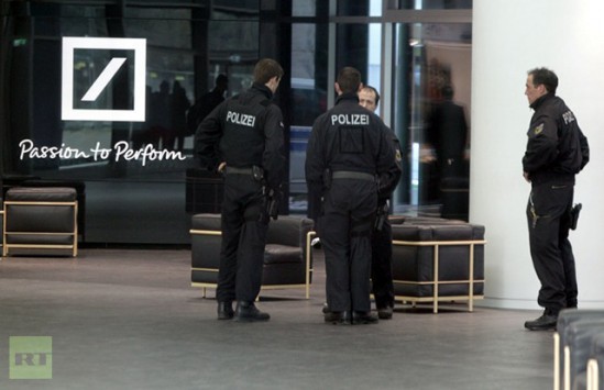 Κατηγορείται η μεγαλύτερη Γερμανική τράπεζα, Deutsche Bank, για γιγαντιαία τραπεζική απάτη ύψους 12 δις - Θα ''κουρέψουν'' τις γερμανικές καταθέσεις; - Φωτογραφία 1