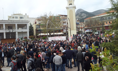 Η πιο μαζική πορεία όλων των εποχών στην Ξάνθη. Ηχηρή απάντηση απέναντι στο ρατσισμό και τους προστάτες του [video] - Φωτογραφία 6