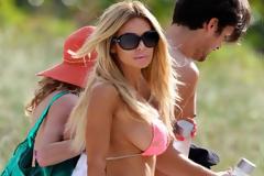 Τα τεράστια μπαλκόνια της Shauna Sand ( Photos )