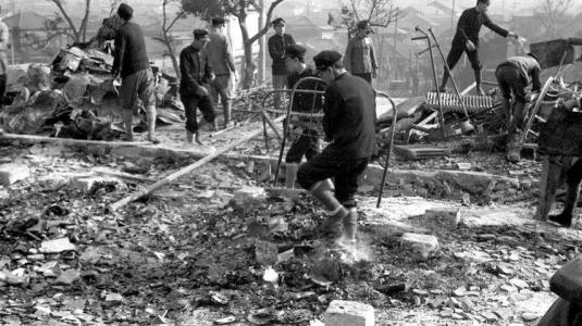 Τόκιο 1945: Εικόνες ενός βομβαρδισμού... - Φωτογραφία 6