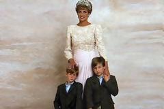 Πριγκίπισσα Νταϊάνα: Φωτογραφίες με τους γιους της για πρώτη φορά στη δημοσιότητα