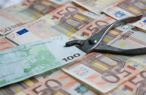 Τα Ταμεία θα διεκδικήσουν αναδρομικά 2,5 δισ. ευρώ για τα παράνομα επιδόματα - Φωτογραφία 1