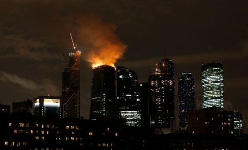 Πυρκαγιά στον υπό κατασκευή υψηλότερο ουρανοξύστη στη Μόσχα - Φωτογραφία 1