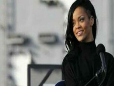 Η Ριάνα κλέβει την παράσταση! - Φωτογραφία 2