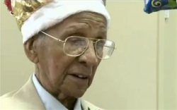 Γυναίκα 111 ετών μόνη ψάχνει άντρα!!! - Φωτογραφία 1