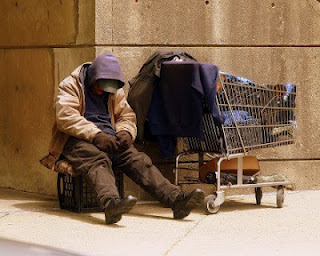 Απαγορεύθηκε η προσφορά τροφής προς τους άστεγους σε μεγάλες πόλεις της Αμερικής - Φωτογραφία 1